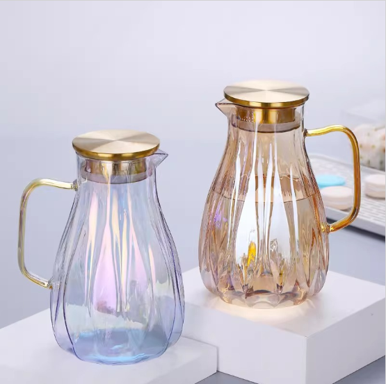 Malaki-kapasidad na mga kaldero ng baso sa iba't ibang mga estilo