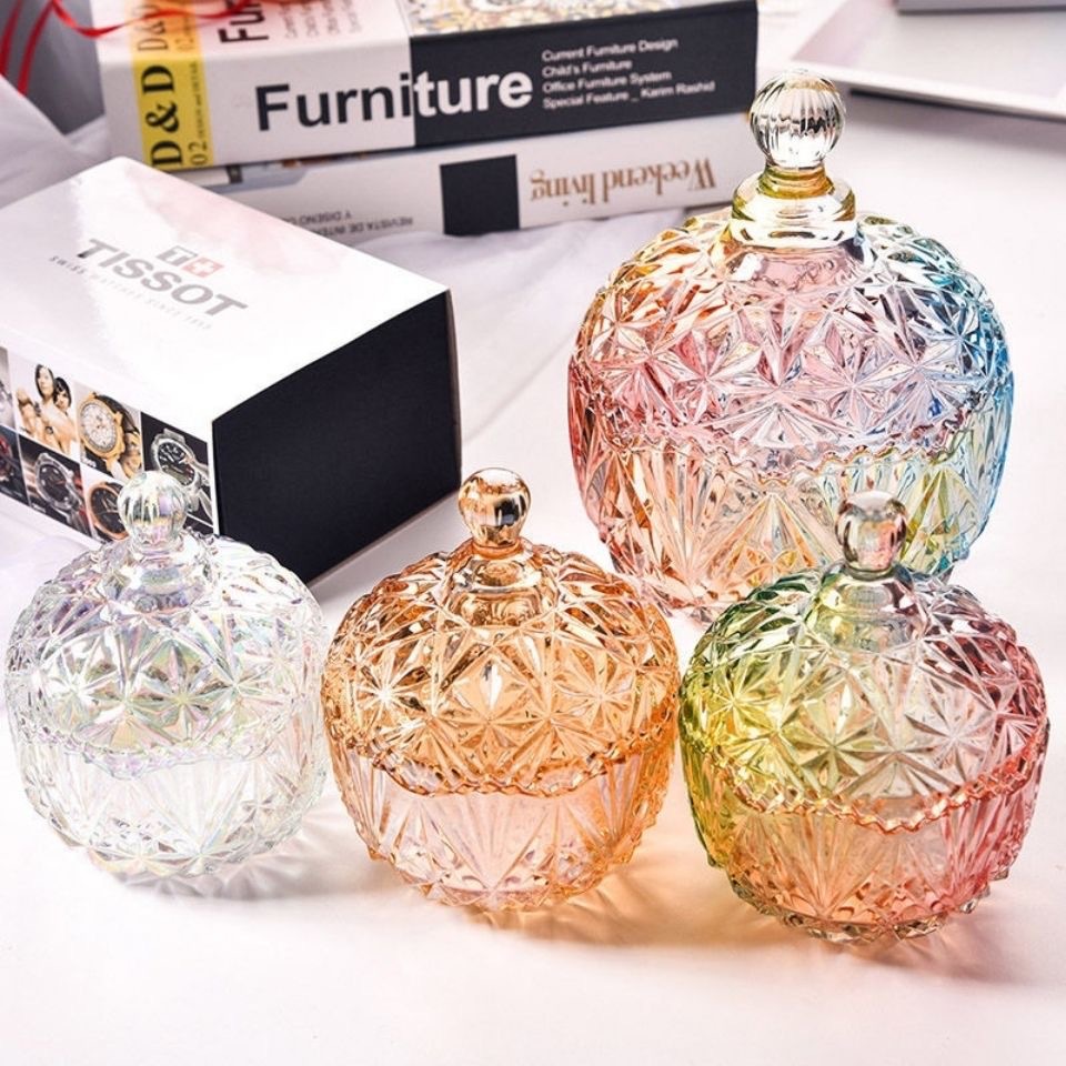 Mga Glass Jar sa Iba't Ibang Estilo