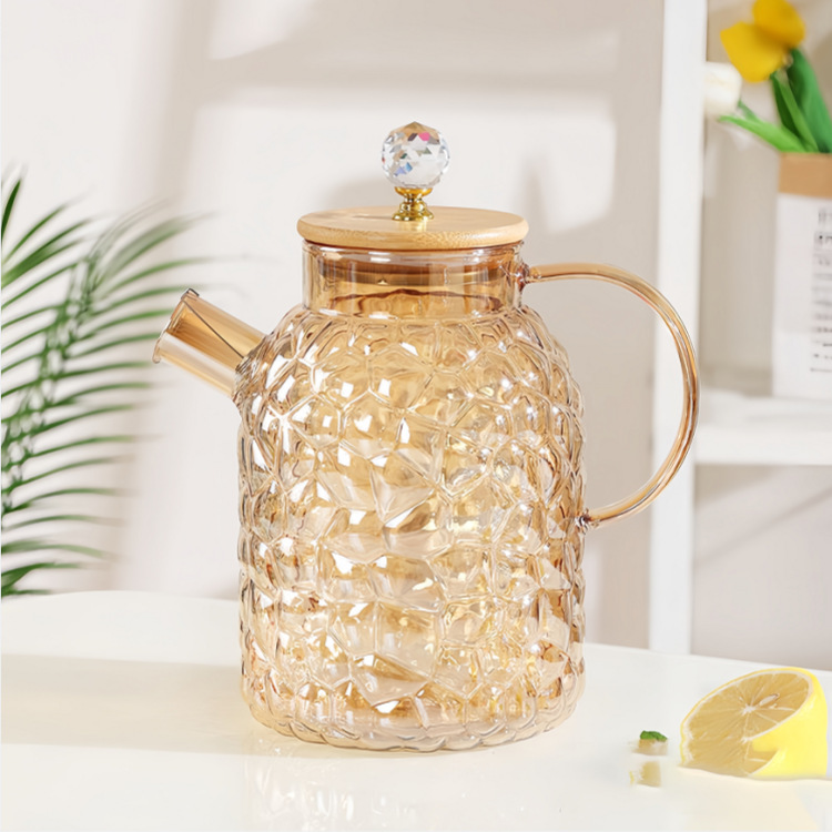 Naka-istilong, High-Capacity Juice Water Pitcher